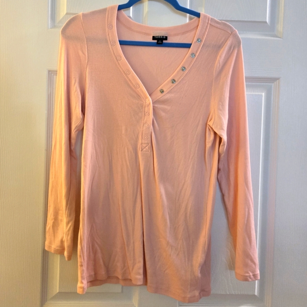 Torrid Ribbed Long Sleeve V-neck shirt | size 0 | baby pink